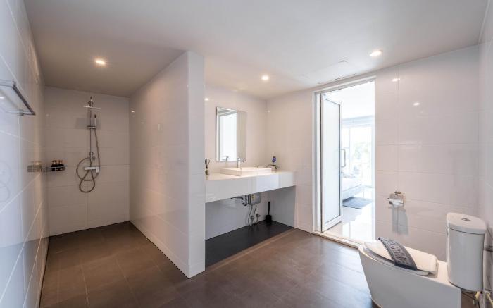 Modern 4 Bedroom Pool Villa in Good Location (VY)