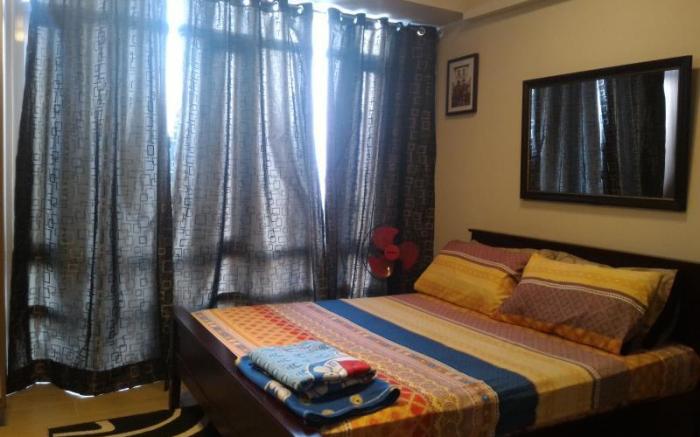 Favila Condotel - 150 Newport Boulevard