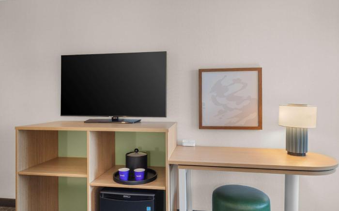 Spark by Hilton Bakersfield Central