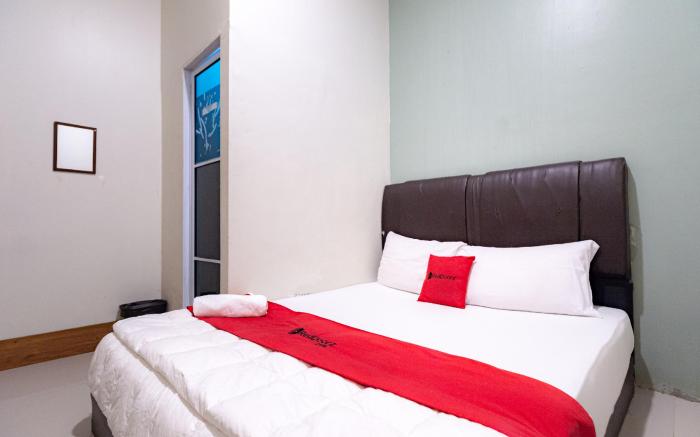 RedDoorz near Hang Nadim Batam Airport
