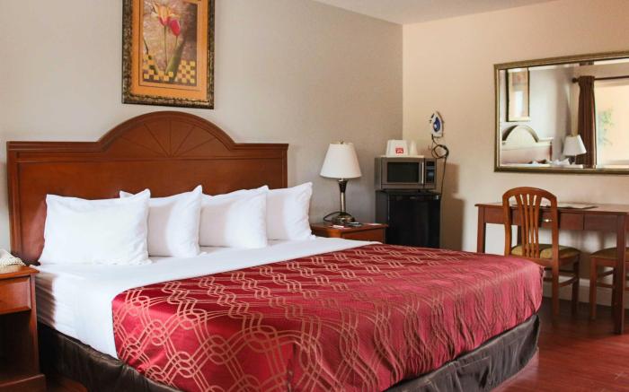 Super 8 by Wyndham Pembroke