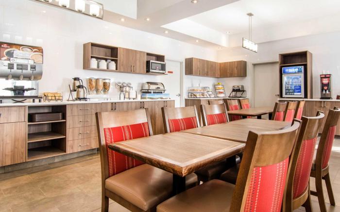 Comfort Inn & Suites