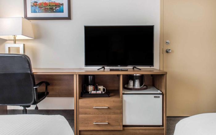 Quality Hotel Dorval Aeroport