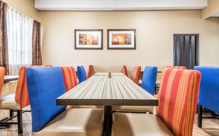 Comfort Inn & Suites