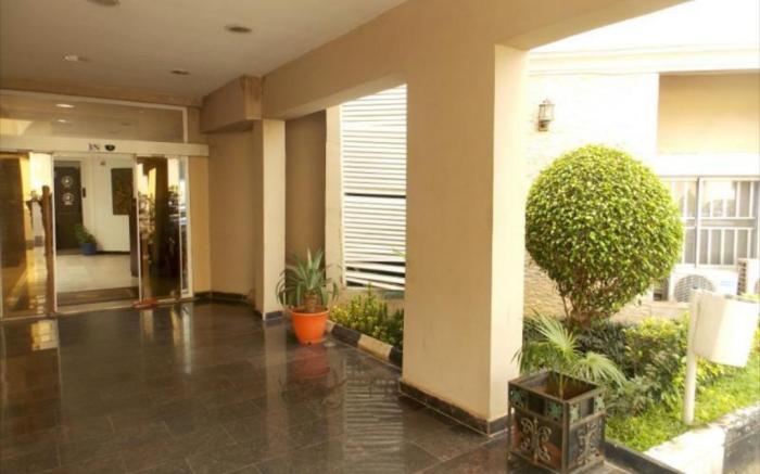 Savannah Suites
