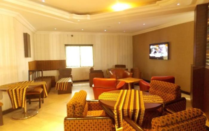 Savannah Suites
