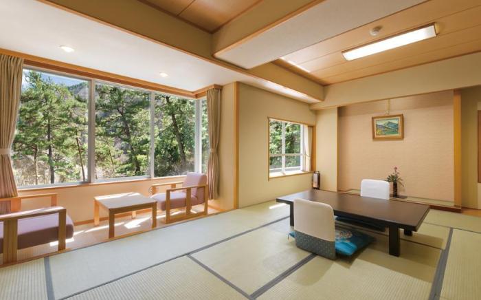 Shimobe Hotel