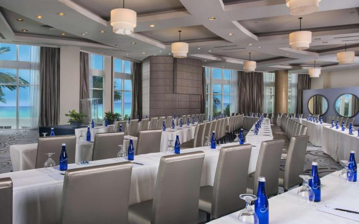 Trump International Beach Resort