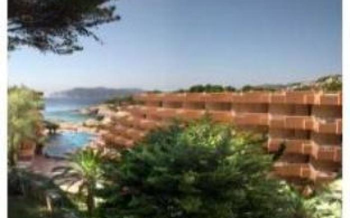 FERGUS Style Cala Blanca Suites