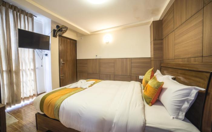 HOTEL ACE