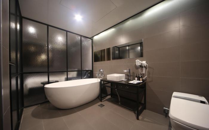 Brown-Dot Hotel Beomil