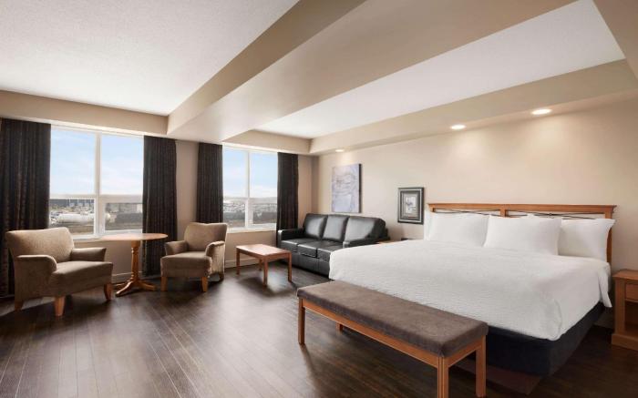 Royal Hotel Edmonton Airport, Trademark Collection by Wyndham