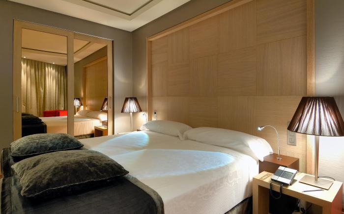 Vincci Frontaura Hotel