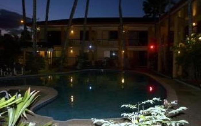 Oasis Inn Apartments