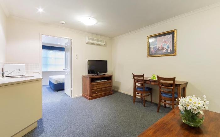 Canberra Parklands Central Apartment Hotel