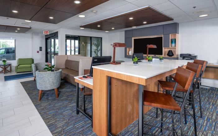 Holiday Inn Express Middletown/Newport By IHG