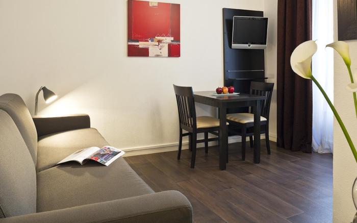 The Jay Hotel by HappyCulture
