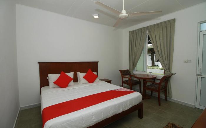 OYO 272 Garden Beach