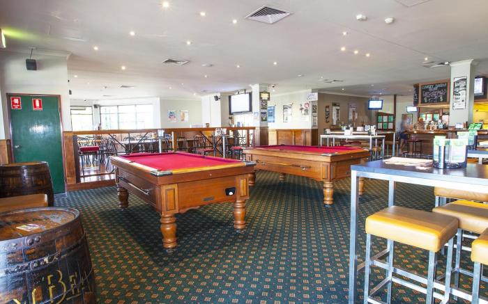 Meadowbrook Hotel
