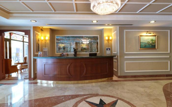 Taksim Metropark Hotel