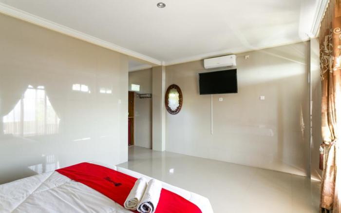RedDoorz near Parangtritis Beach