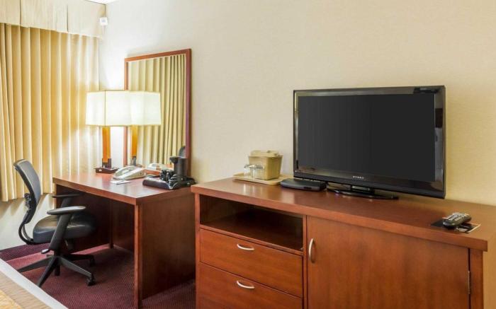 Clarion Hotel Somerset - New Brunswick