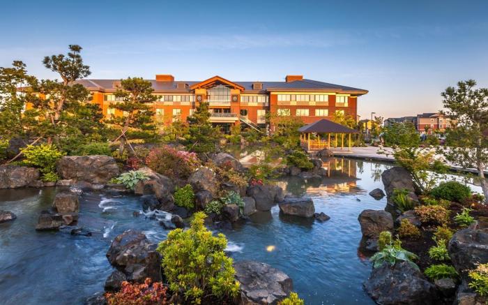 Best Western Premier Boulder Falls Inn