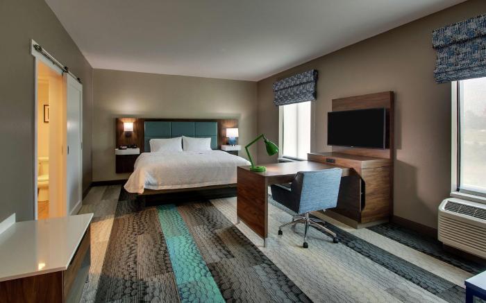 Hampton Inn & Suites Southport