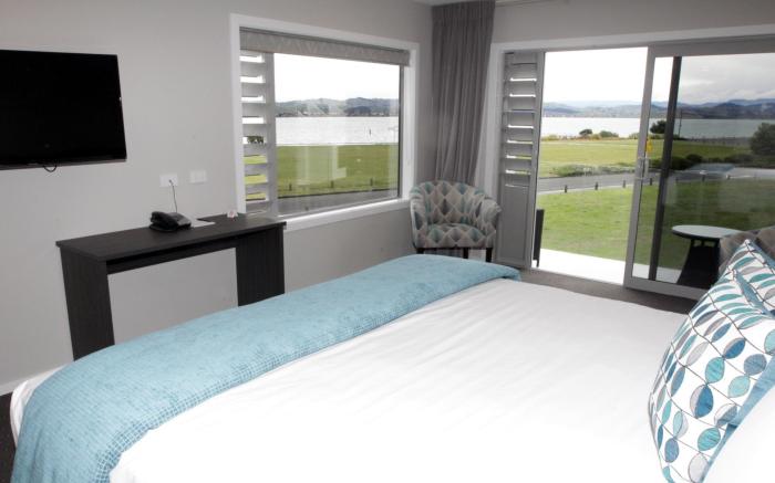 East Pier Hotel