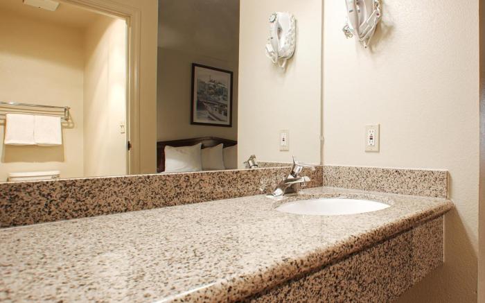 Best Western Luxury Inn