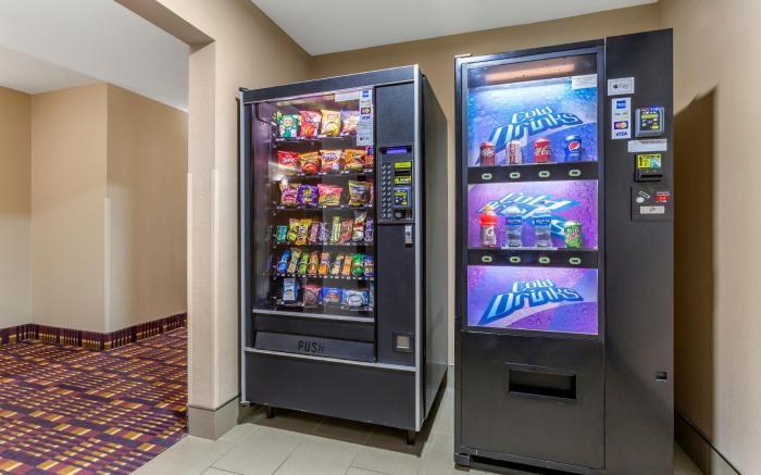 Comfort Inn and Suites Surprise Near Sun City