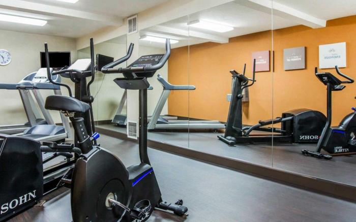 Comfort Suites Visalia - Convention Center