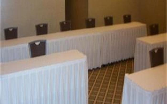 Holiday Inn Express Detroit-Warren/General Motors Technology Center
