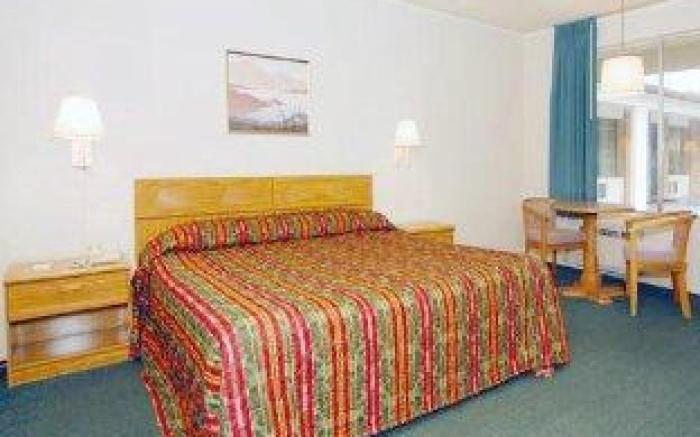 Azalea Inn & Suites