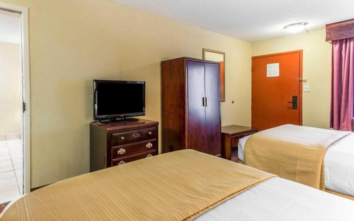 Clarion Pointe Statesville