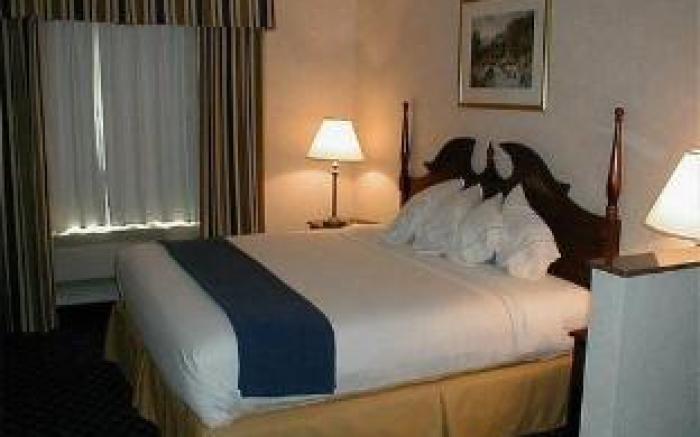 Quality Inn & Suites Airport North - Stone Oak