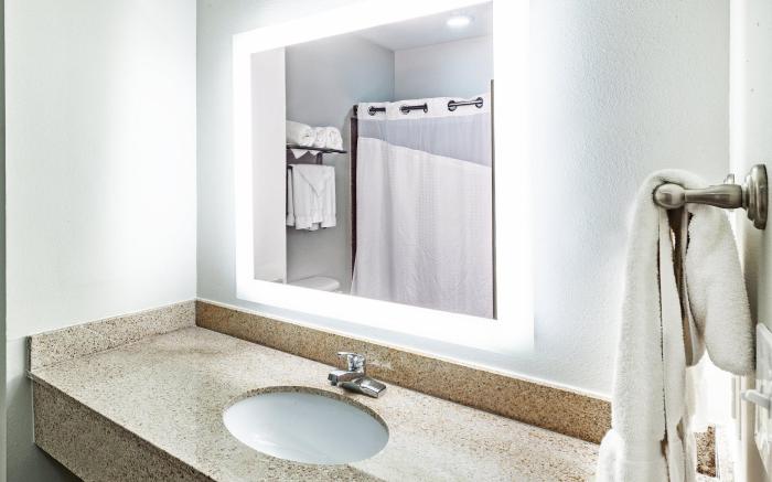 Holiday Inn Express Hotel and Suites Shreveport South Park Plaza By IHG