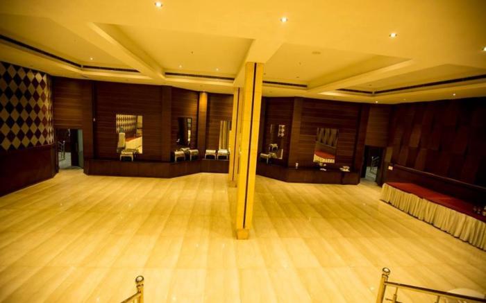 Hotel Deep Palace