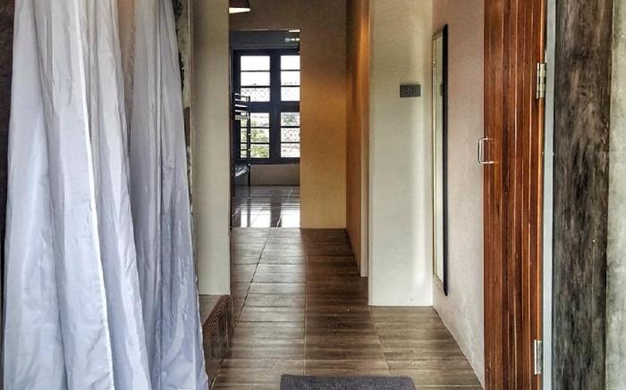 8 Sleepers Street Guesthouse