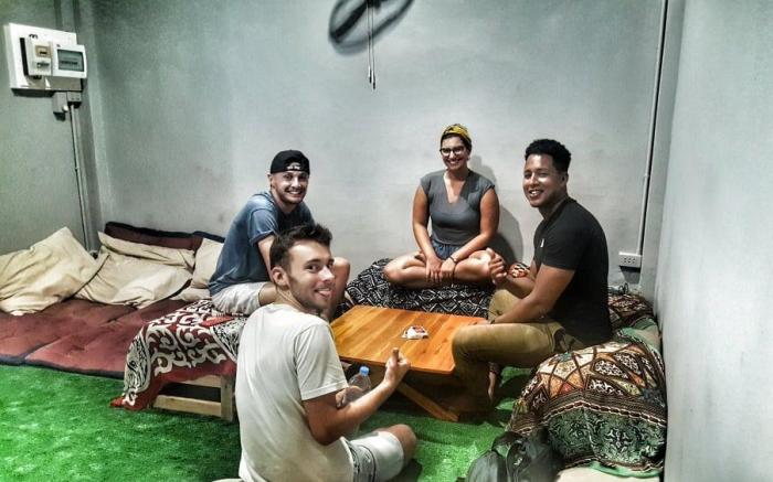 8 Sleepers Street Guesthouse