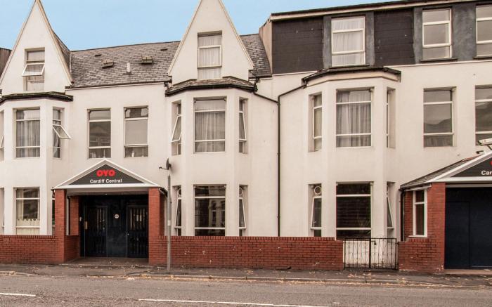 OYO Flagship Cardiff Central