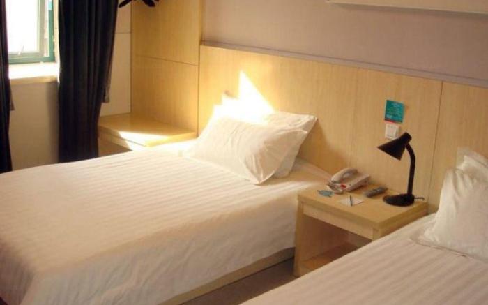7 Days Inn Huludao Railway Station Plaza