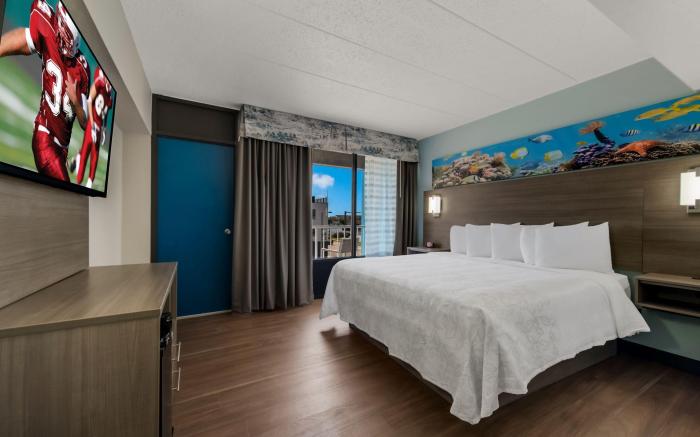 Red Roof PLUS+ & Suites Virginia Beach – Seaside