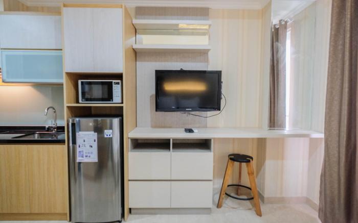 Cozy Studio Room Apartment MentengPark By Travelio