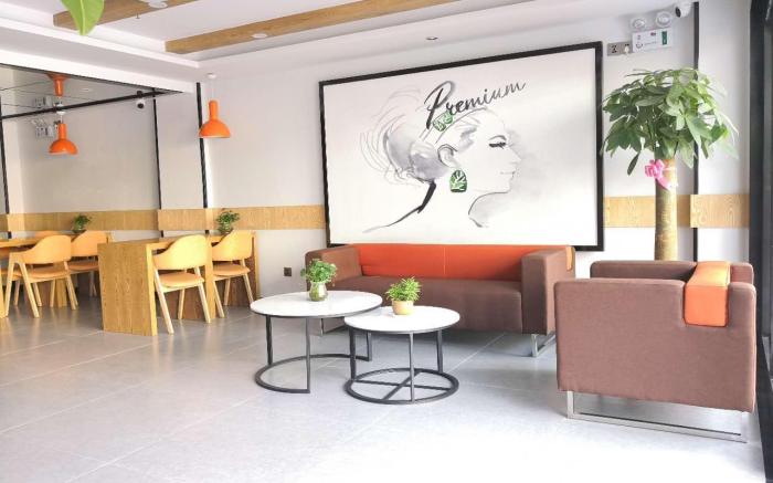 7 Days Premium Sanya Bay Haiyue Plaza Waimao Road Food Street