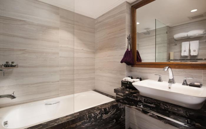 Peridot Gallery Classic Hotel