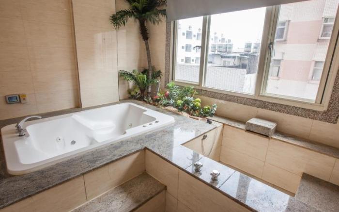 Pine Breeze Hot Spring Hotel