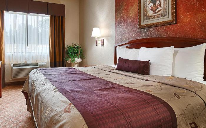 Best Western Plus Northwest Inn and Suites