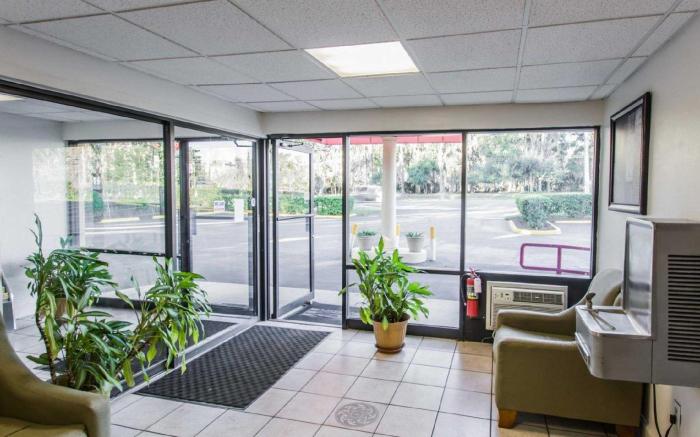 Travelodge by Wyndham Gainesville
