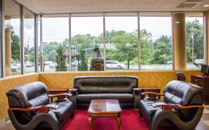 Rodeway Inn MacArthur Airport